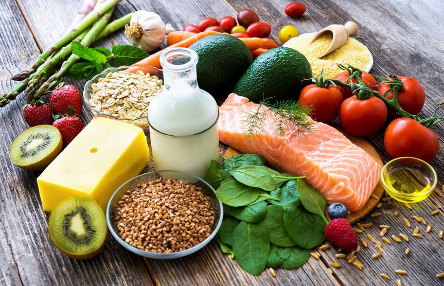 ¡LOS ALIMENTOS Y BEBIDAS QUE CUIDAN TU SALUD DENTAL!